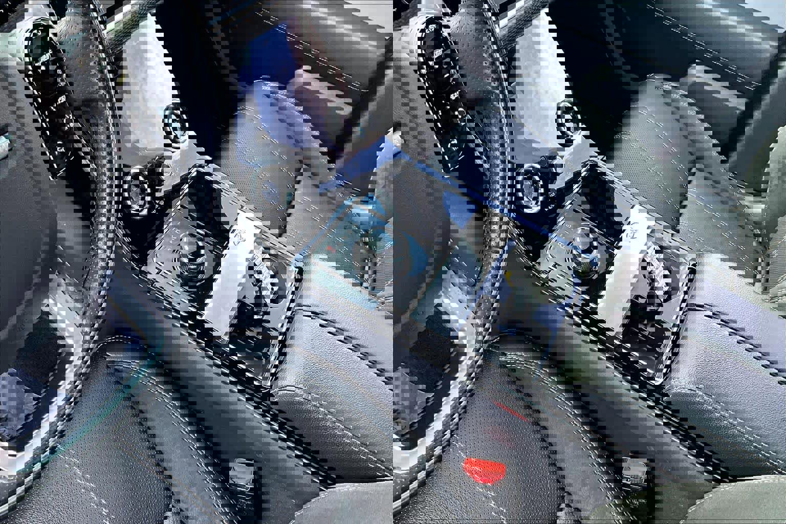 Used 2020 Land Rover Range Rover Velar R-Dynamic S image 17