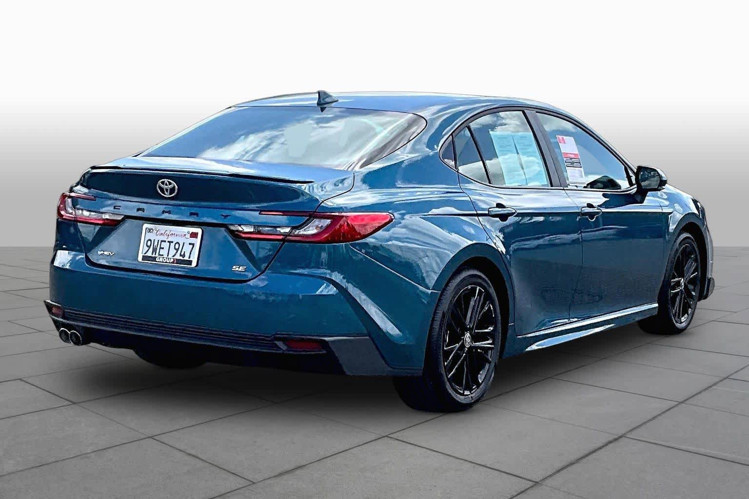 Used 2026 Toyota Camry SE FWD image 12