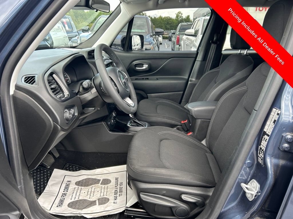 Used 2023 Jeep Renegade Altitude AWD/4WD image 2