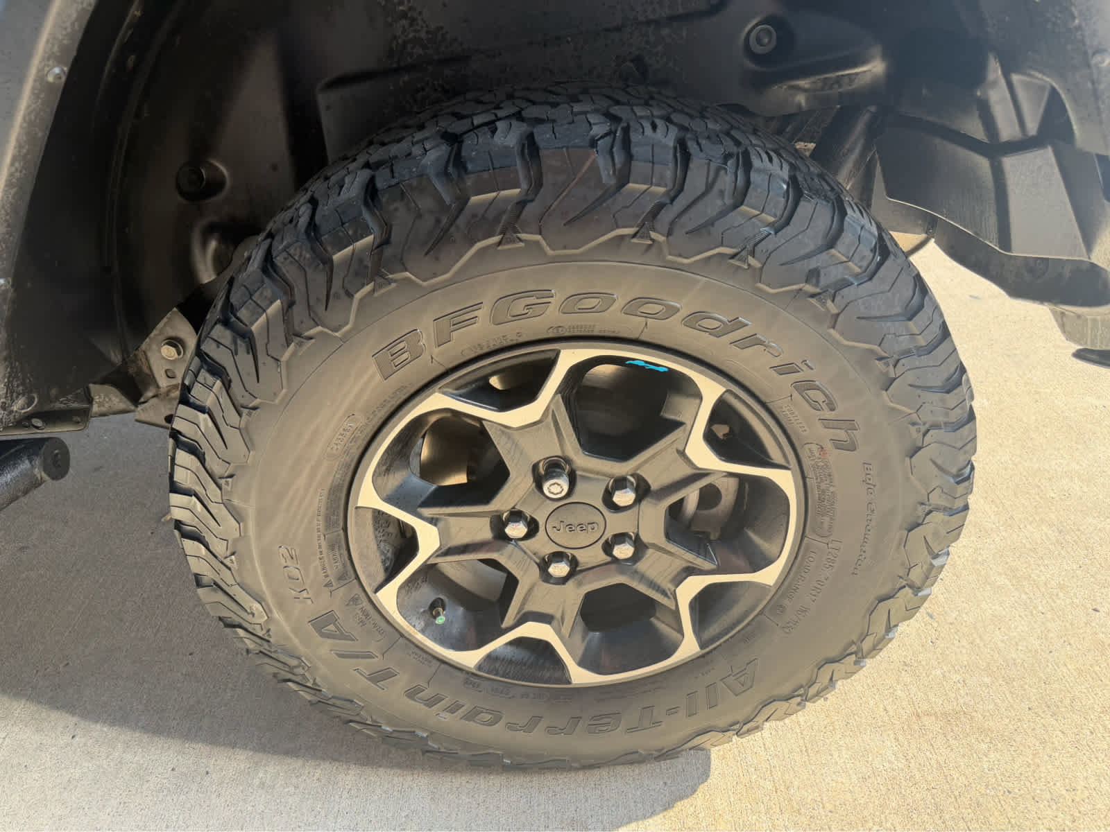 Used 2023 Jeep Wrangler Unlimited Rubicon 4xe w/ Cold Weather Group AWD/4WD image 15