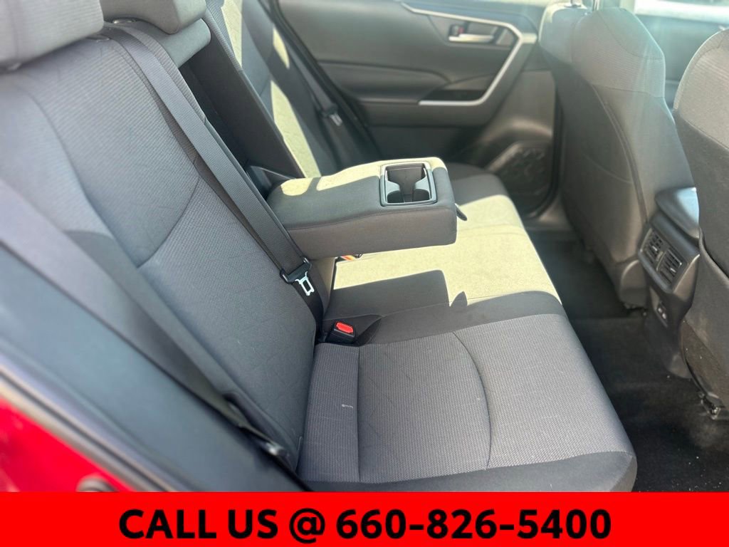 Used 2025 Toyota RAV4 XLE image 7