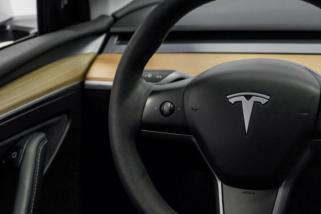 Used 2023 Tesla Model Y Long Range image 22