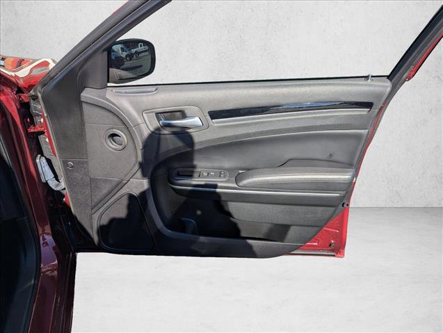 Used 2023 Chrysler 300 Touring w/ Sport Appearance Package image 23