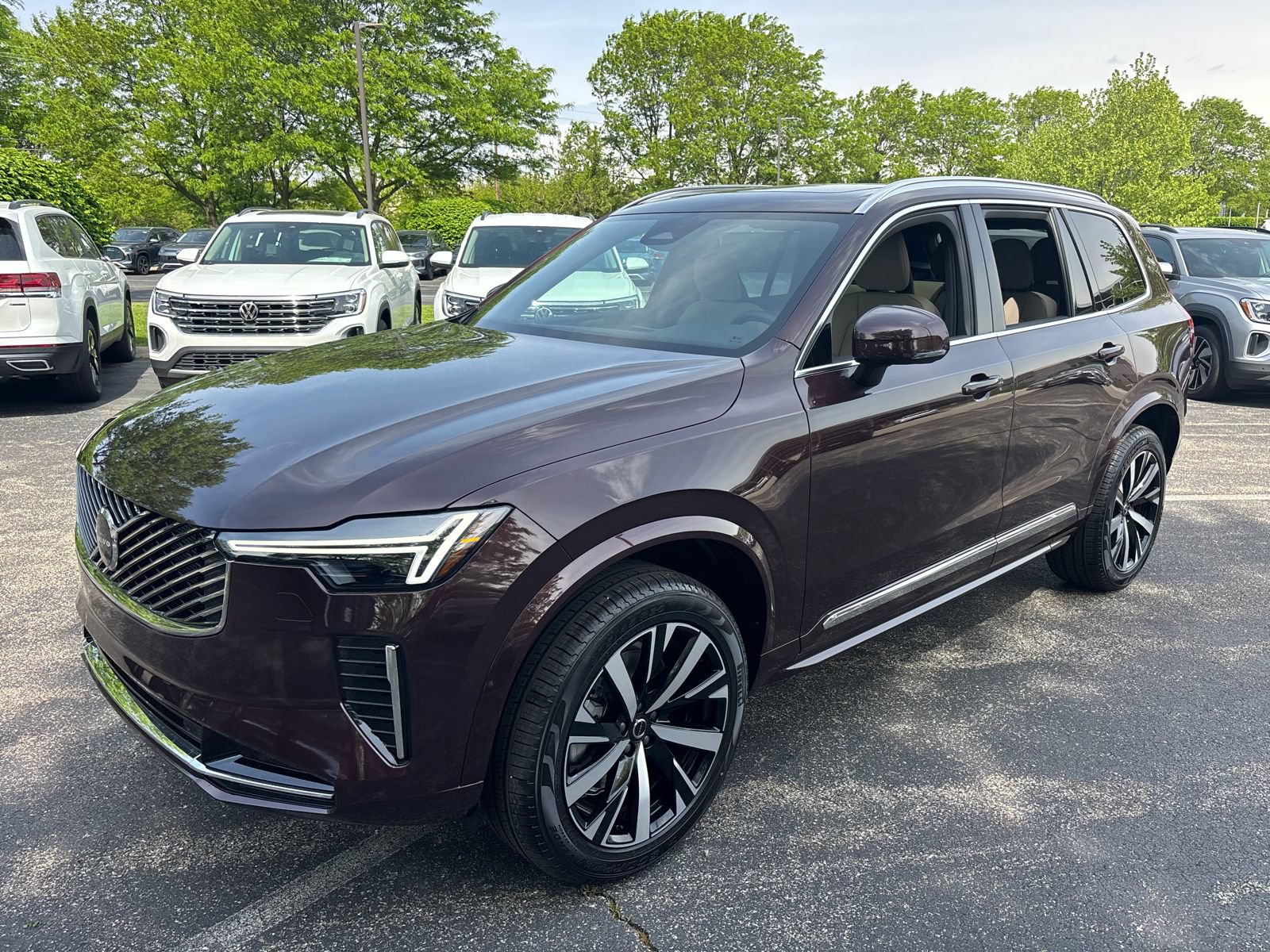 New 2026 Volvo XC90 B5 Core w/ Protection Package Premier AWD/4WD image 1