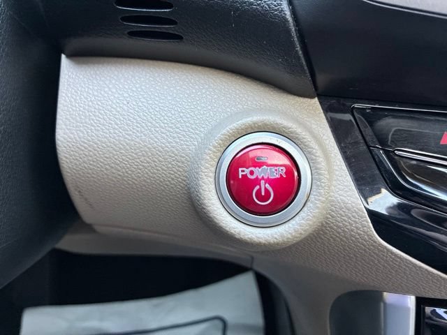 Used 2017 Honda Accord EX-L image 11
