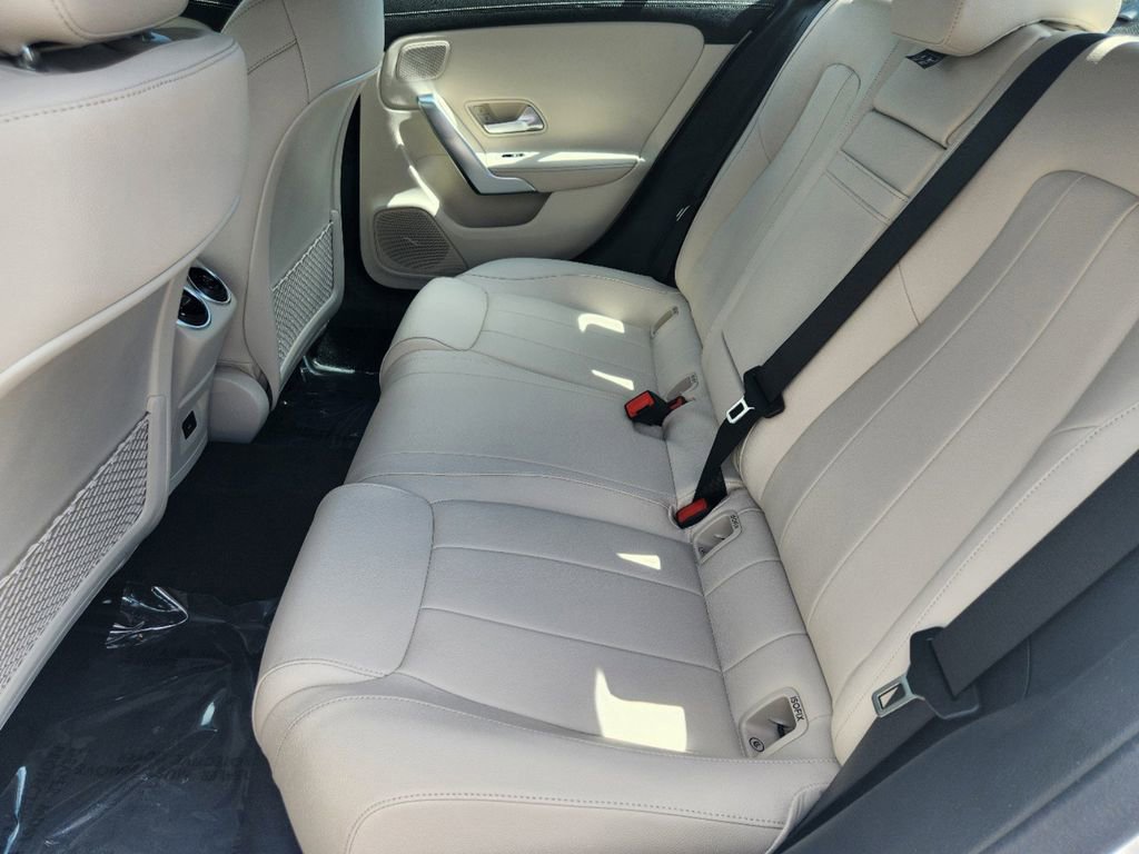 Used 2025 Mercedes-Benz CLA 250 4MATIC image 16