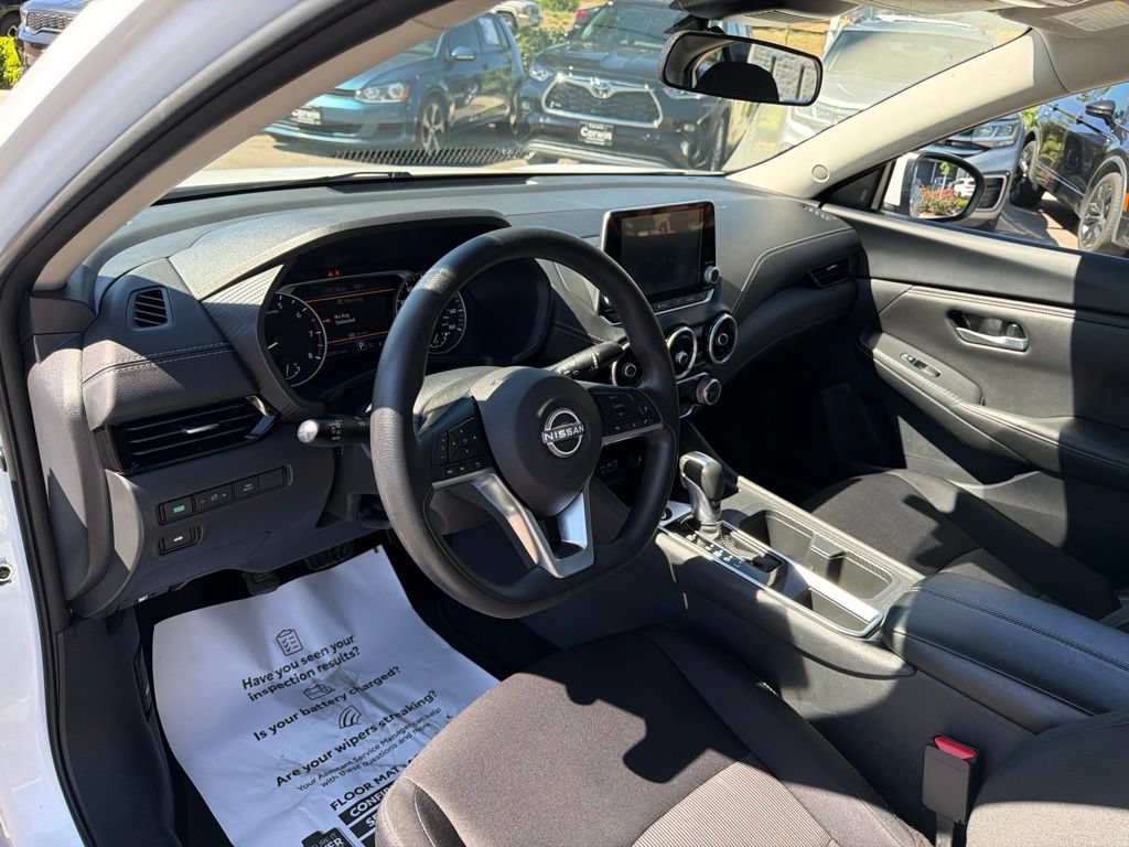 Used 2025 Nissan Sentra SV FWD image 24