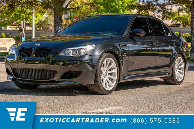 Used 2010 BMW M5 RWD image 1