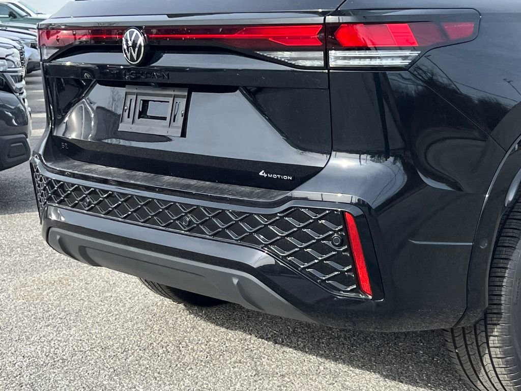 New 2026 Volkswagen Tiguan SE R-Line image 5