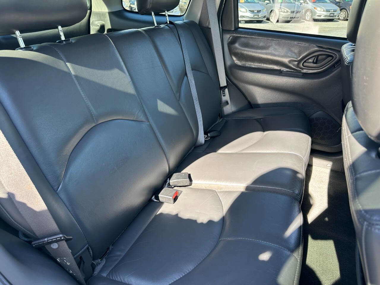 Used 2003 MAZDA Tribute ES image 27