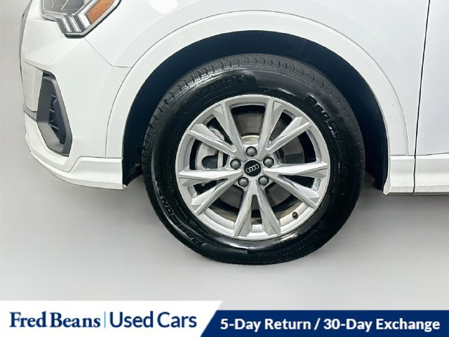 Used 2025 Audi Q3 2.0T Premium w/ Convenience Package AWD/4WD image 38