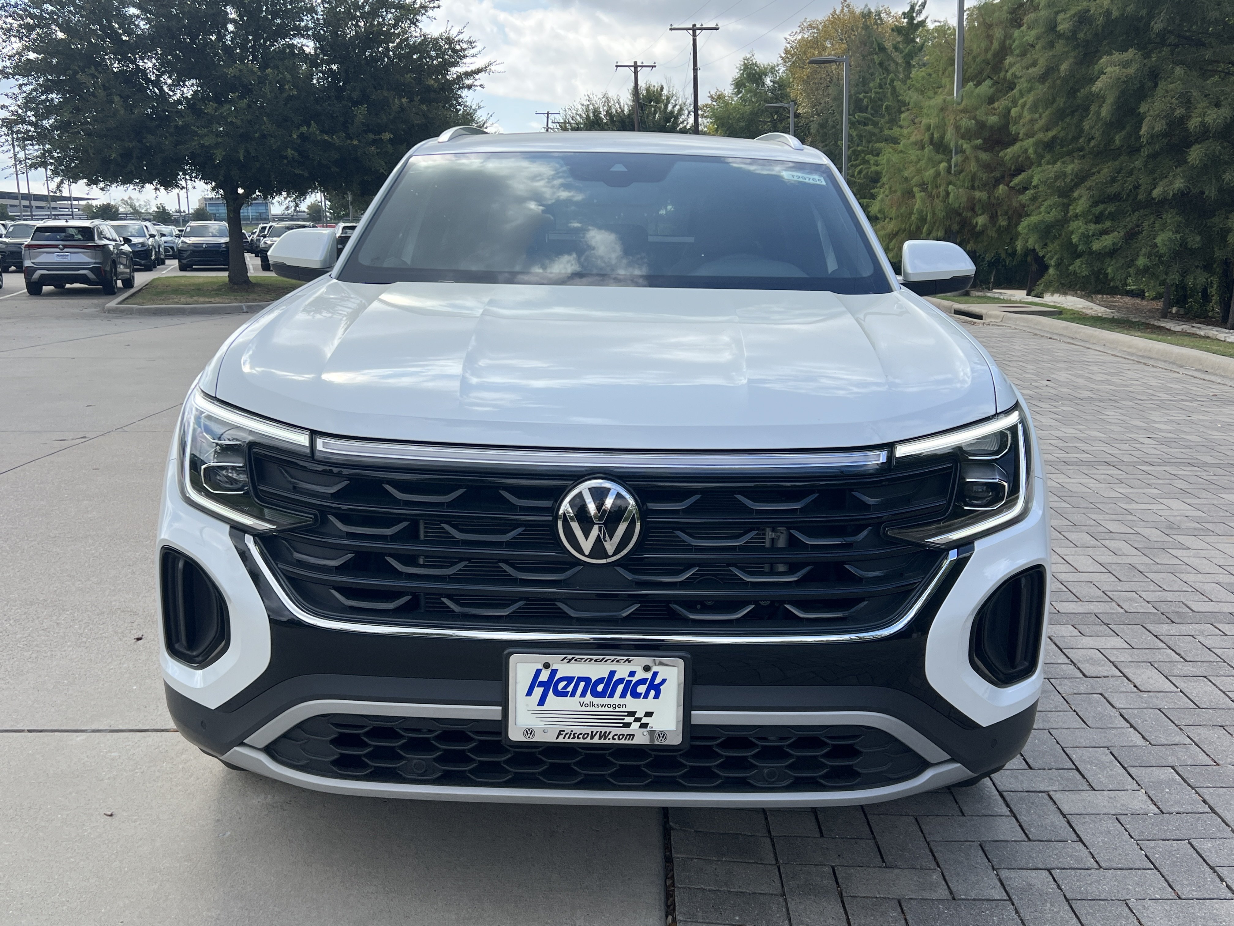 Certified 2026 Volkswagen Atlas Cross Sport SE FWD image 3