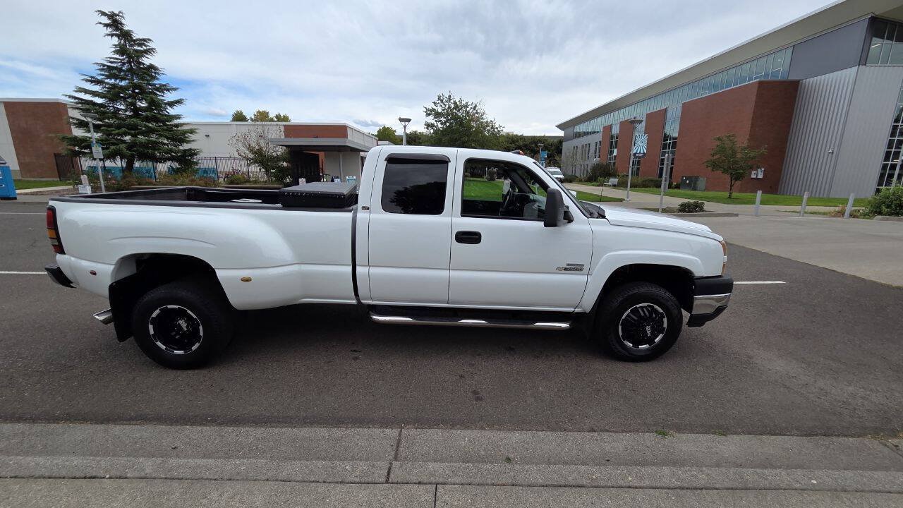 Used 2006 Chevrolet Silverado 3500 LT w/ Heavy-Duty Power Package RWD image 4