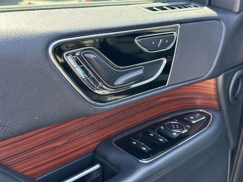 Used 2024 Lincoln Navigator Premiere image 22