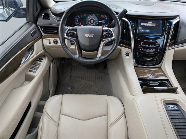 Used 2018 Cadillac Escalade Luxury image 18