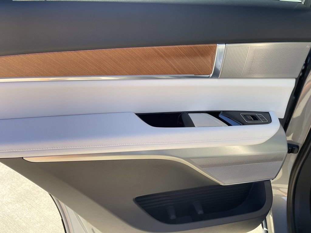 New 2026 Cadillac Vistiq Luxury image 20