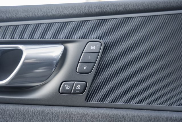 New 2026 Volvo XC60 B5 Plus w/ Protection Package Premier image 39