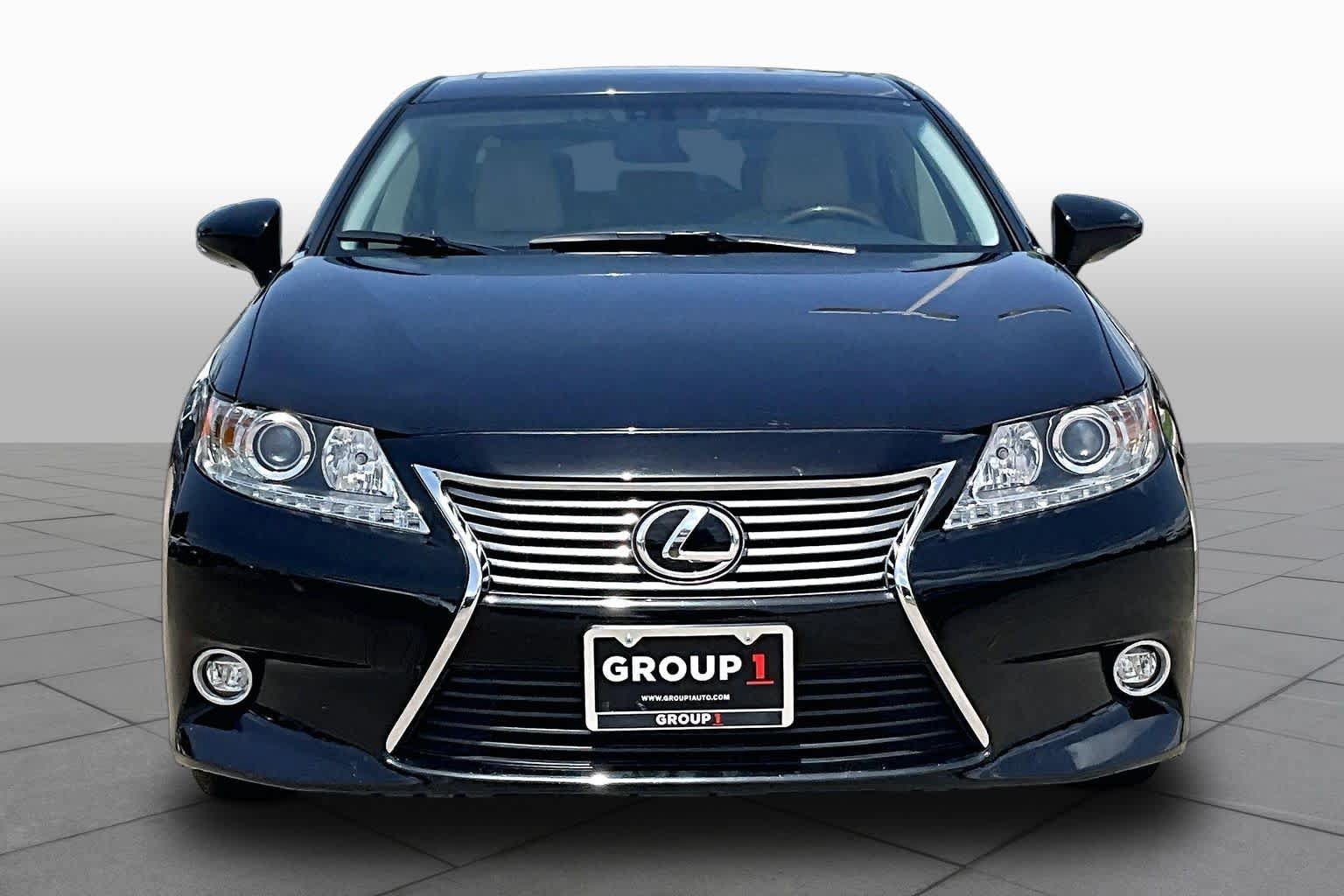Used 2014 Lexus ES 350 w/ Luxury Package FWD image 4
