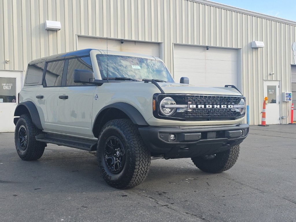 Used 2026 Ford Bronco Outer Banks w/ Sasquatch Package AWD/4WD image 1