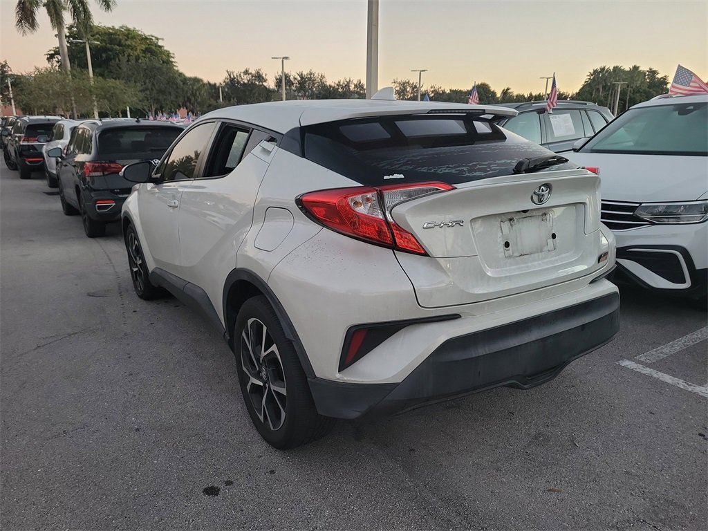 Used 2019 Toyota C-HR XLE image 11