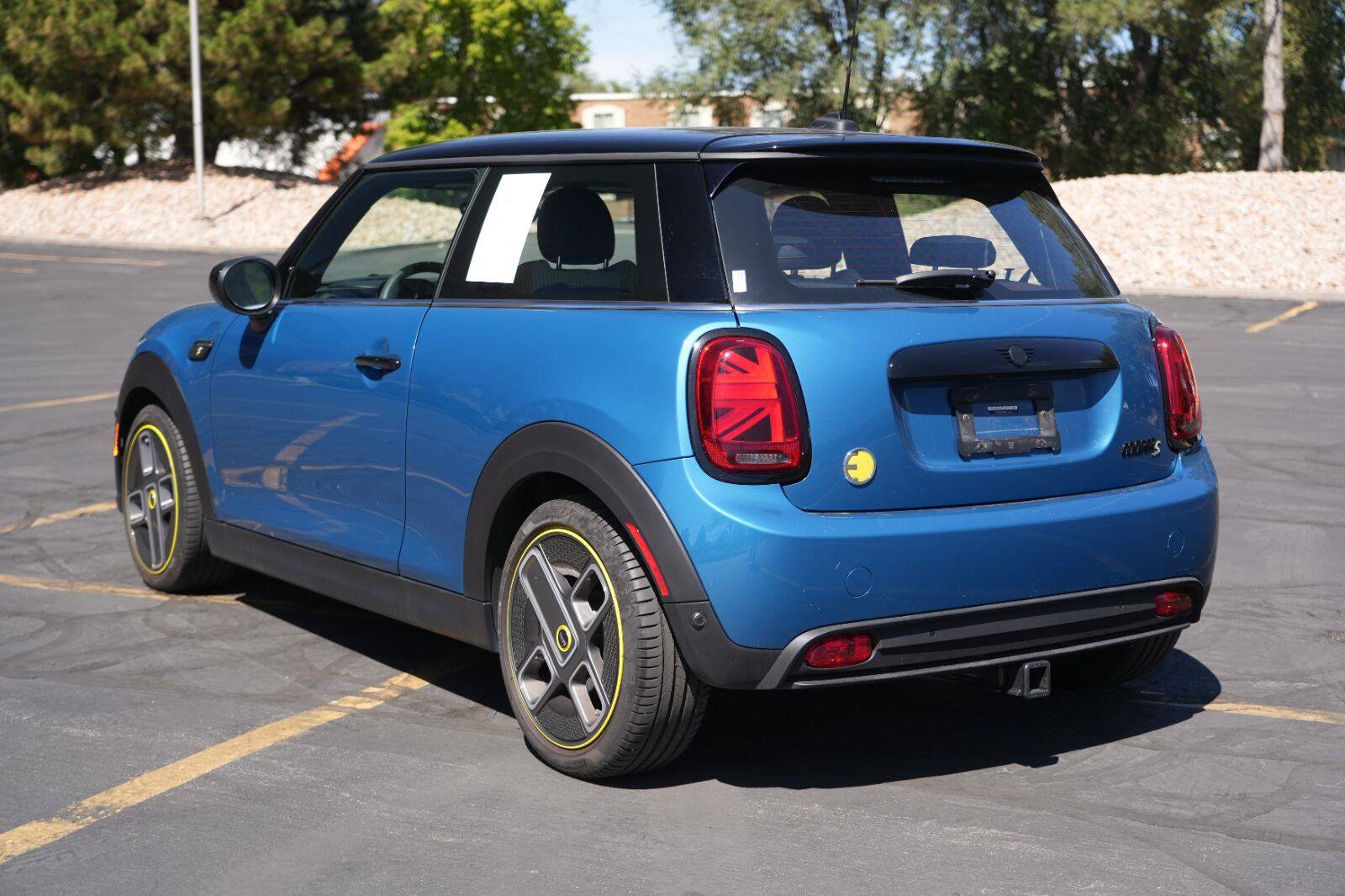 Used 2023 MINI Cooper SE FWD image 3