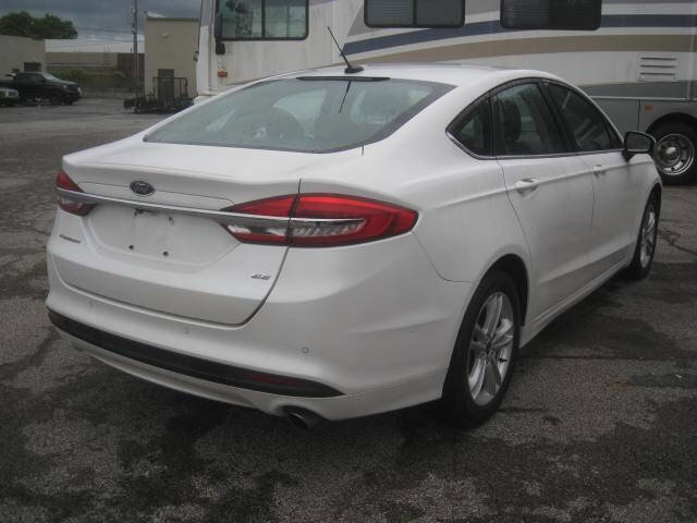Used 2018 Ford Fusion SE w/ Fusion SE Technology Package image 5