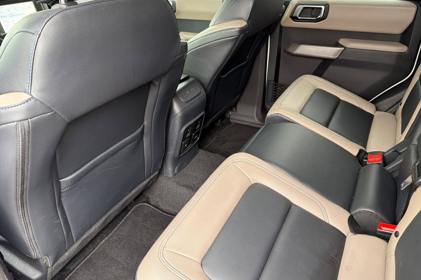 Used 2023 Ford Bronco Wildtrak image 12