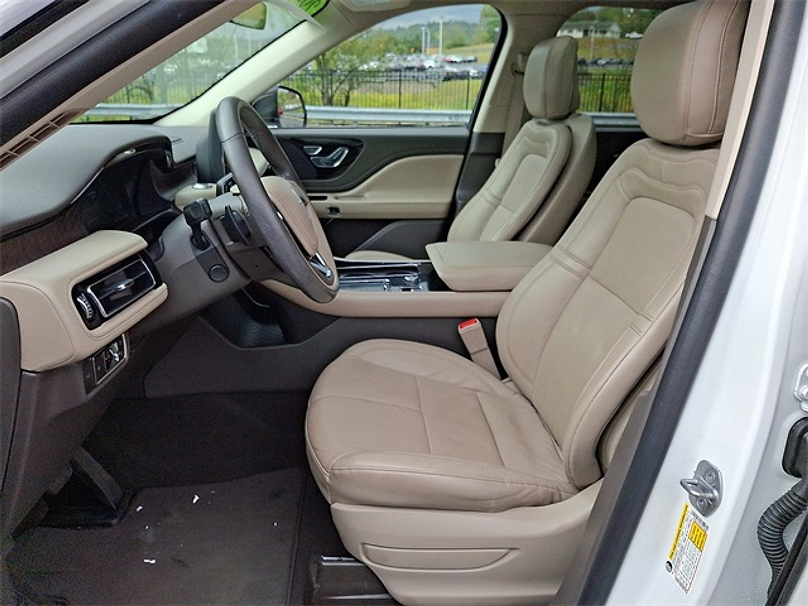 Used 2020 Lincoln Aviator Reserve w/ Equipment Group 201A image 14