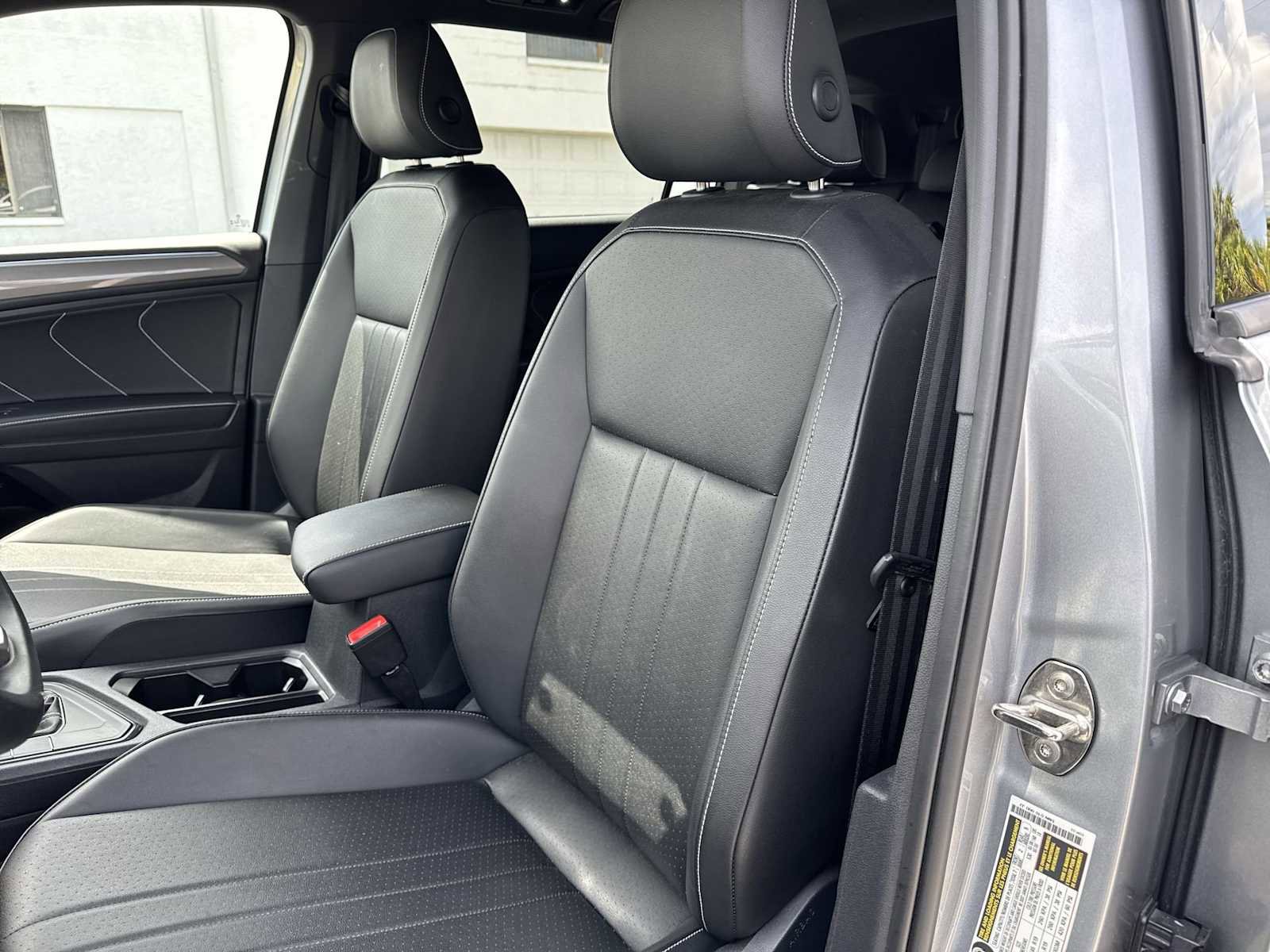 Certified 2023 Volkswagen Tiguan SE R-Line FWD image 23