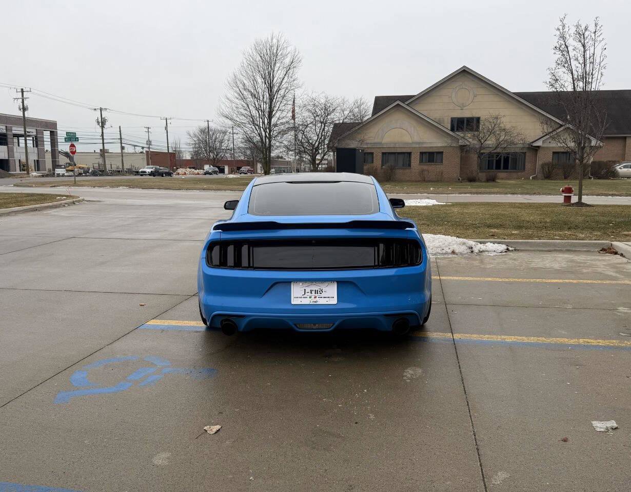 Used 2017 Ford Mustang GT image 7