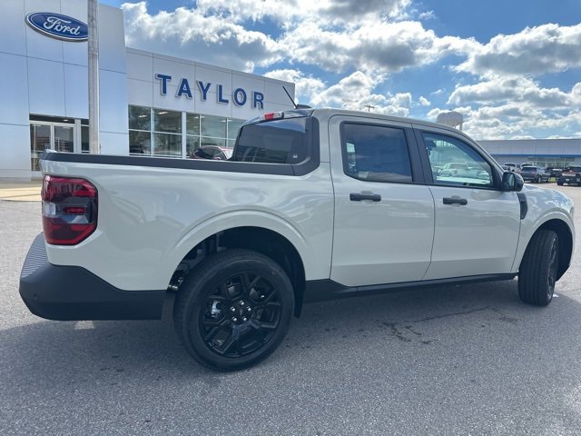 New 2025 Ford Maverick XLT w/ Black Appearance Package image 18