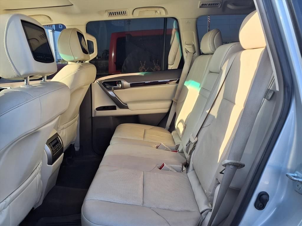 Used 2016 Lexus GX 460 image 16