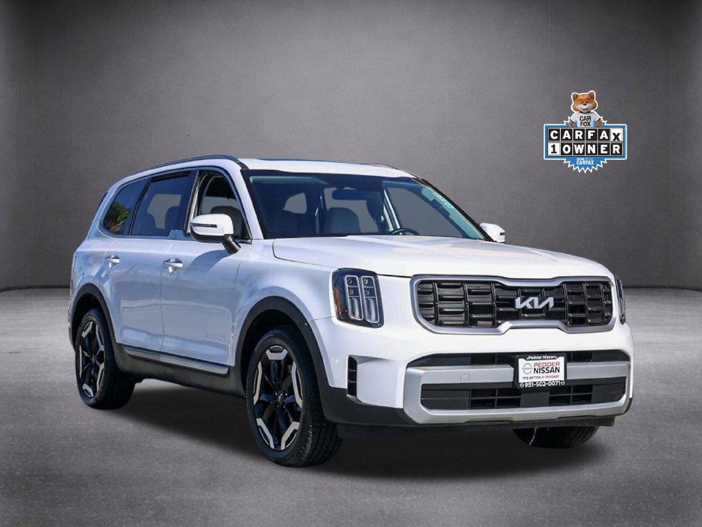 Used 2025 Kia Telluride S FWD image 2