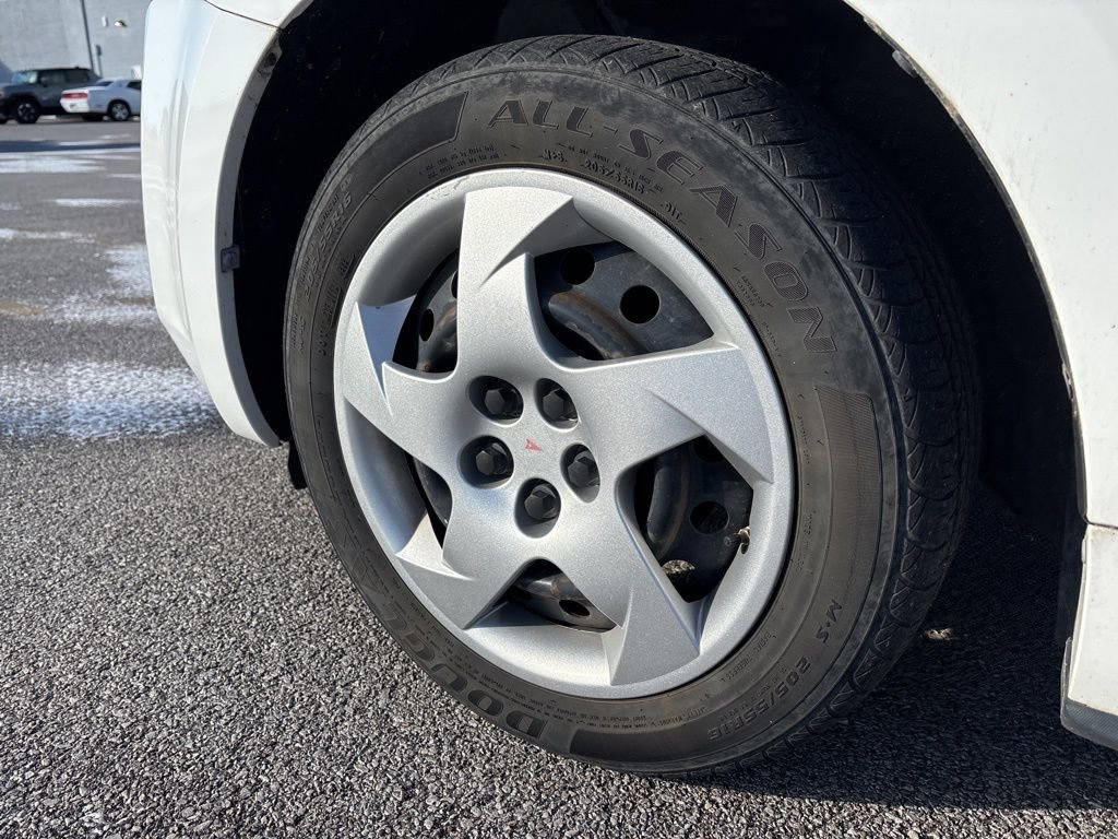 Used 2010 Pontiac Vibe w/ Preferred Package image 4