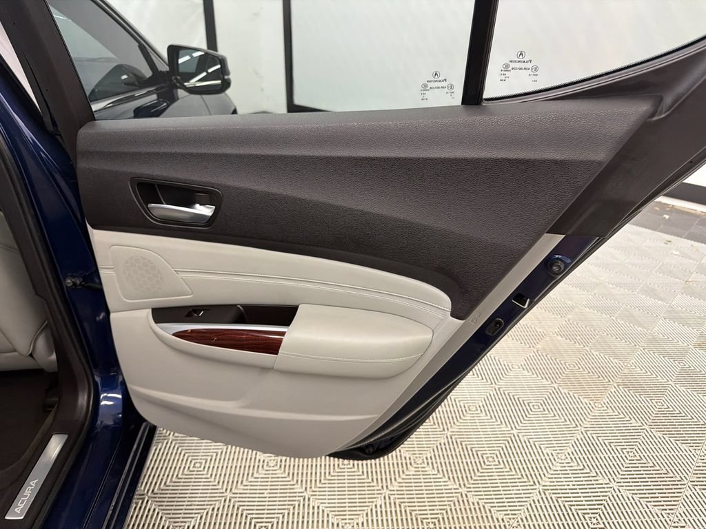 Used 2017 Acura TLX V6 w/ Technology Package FWD image 18