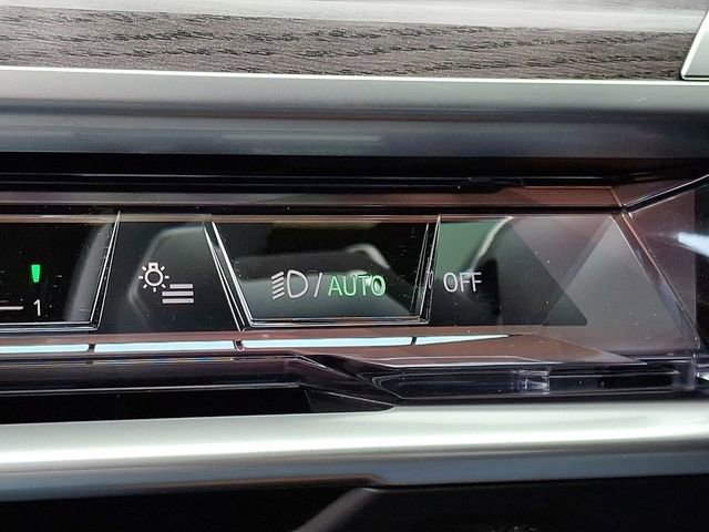 New 2026 BMW 740i xDrive w/ Premium Package image 19
