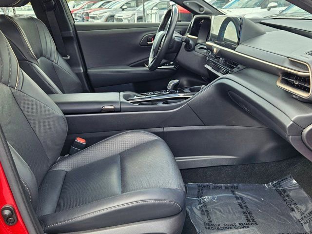 Used 2024 Toyota Crown Limited image 31