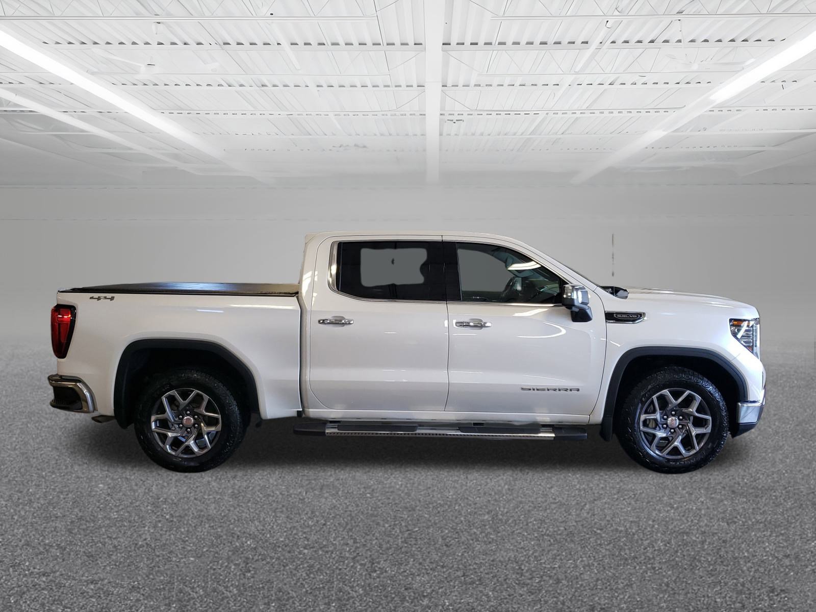 Certified 2022 GMC Sierra 1500 SLT w/ SLT Convenience Package image 5