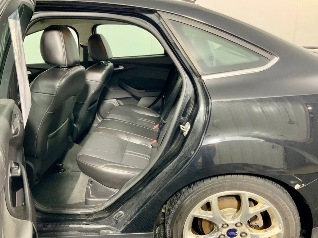 Used 2014 Ford Focus Titanium FWD image 17