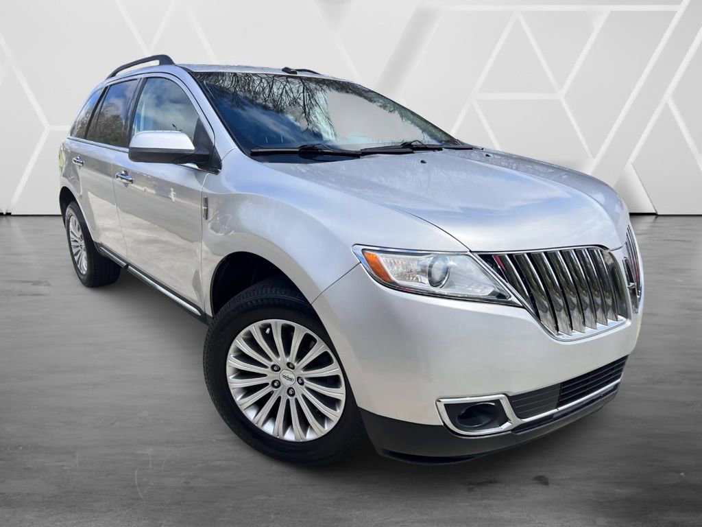 Used 2015 Lincoln MKX FWD w/ Walnut Swirl Wood Package image 2