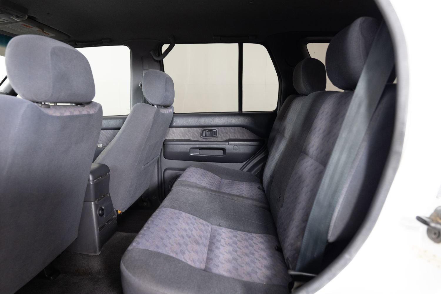 Used 1997 Nissan Pathfinder LE AWD/4WD image 16