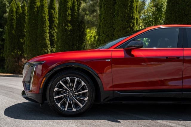 Used 2024 Cadillac Lyriq Sport RWD image 10