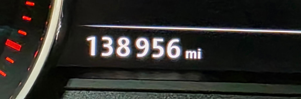 Used 2014 Volkswagen Touareg TDI image 36