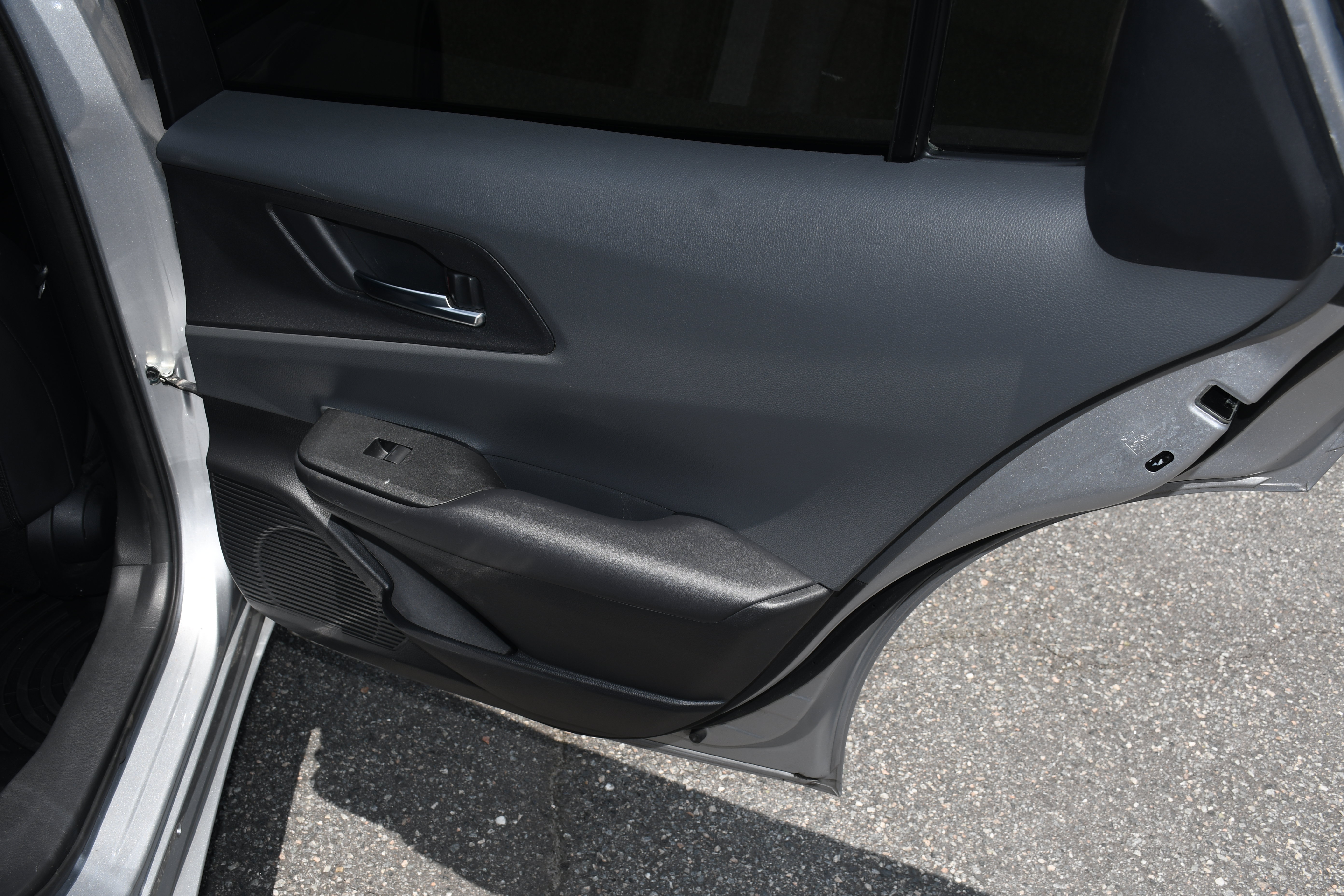 Used 2024 Toyota Prius XLE FWD image 19