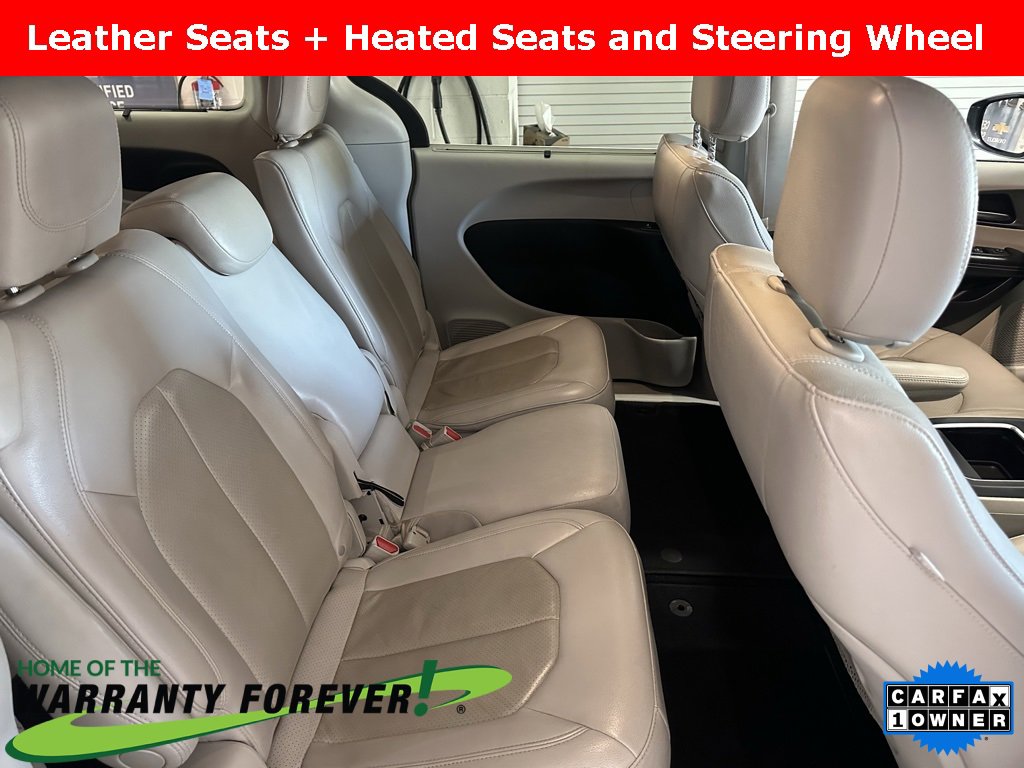 Used 2021 Chrysler Pacifica Touring-L image 21