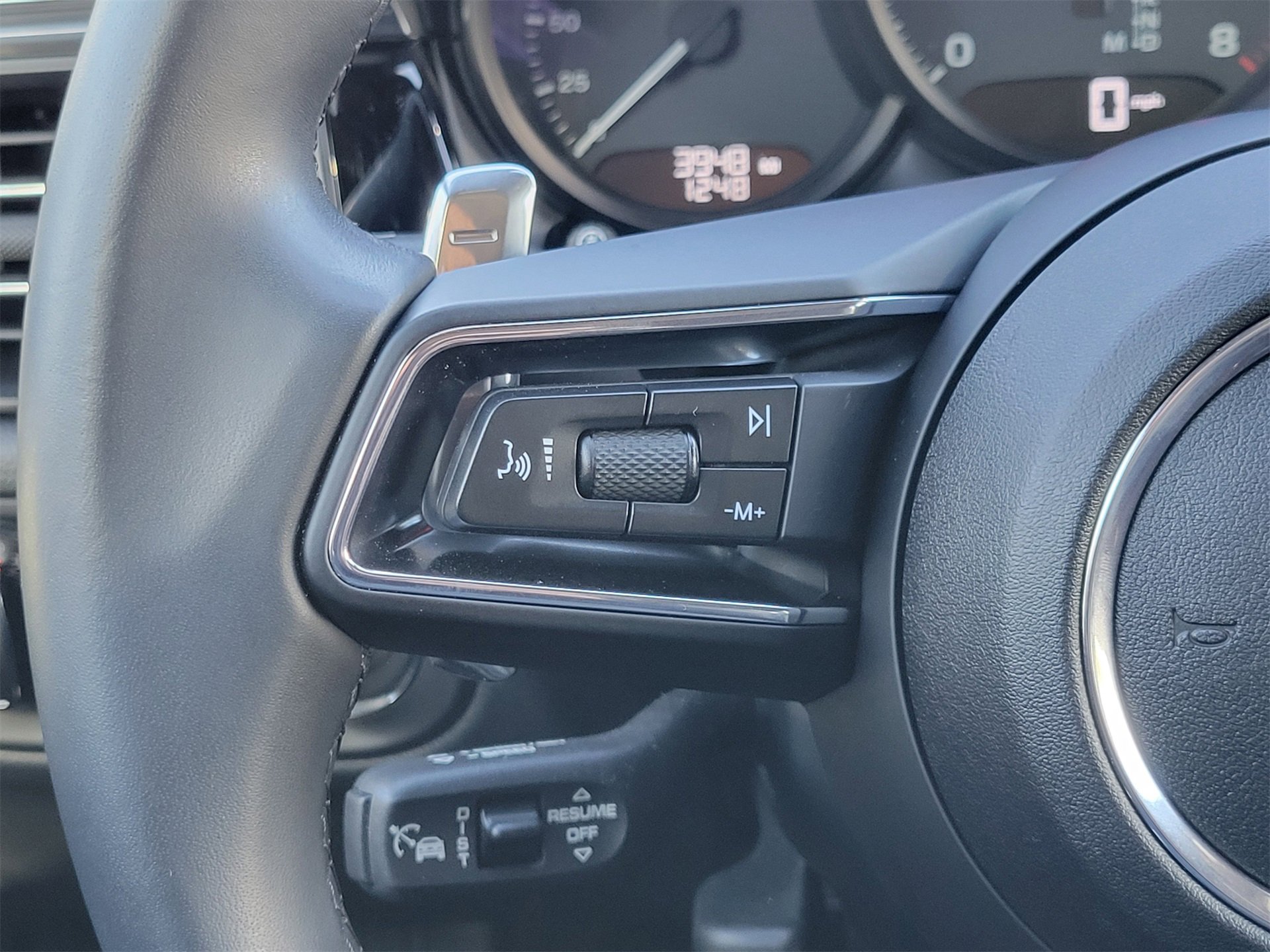 Used 2025 Porsche Macan image 13