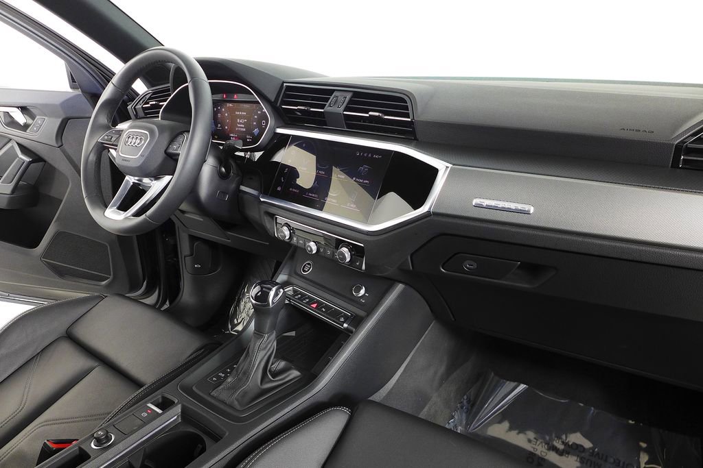 Used 2025 Audi Q3 2.0T Premium w/ Convenience Package image 13
