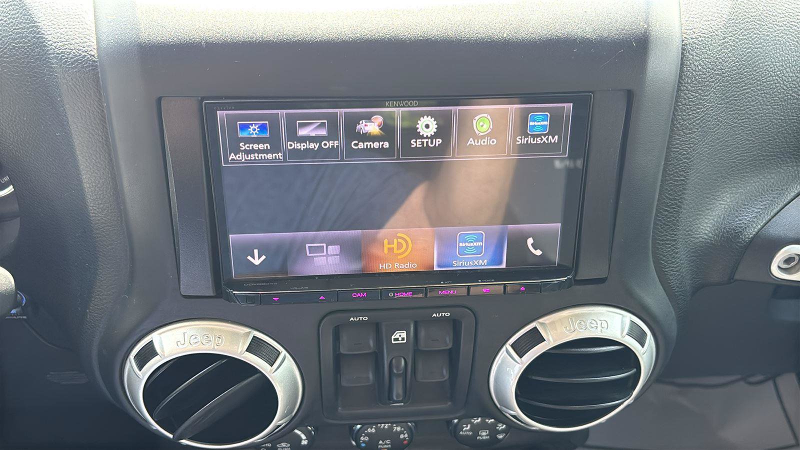 Used 2017 Jeep Wrangler Unlimited Rubicon AWD/4WD image 31