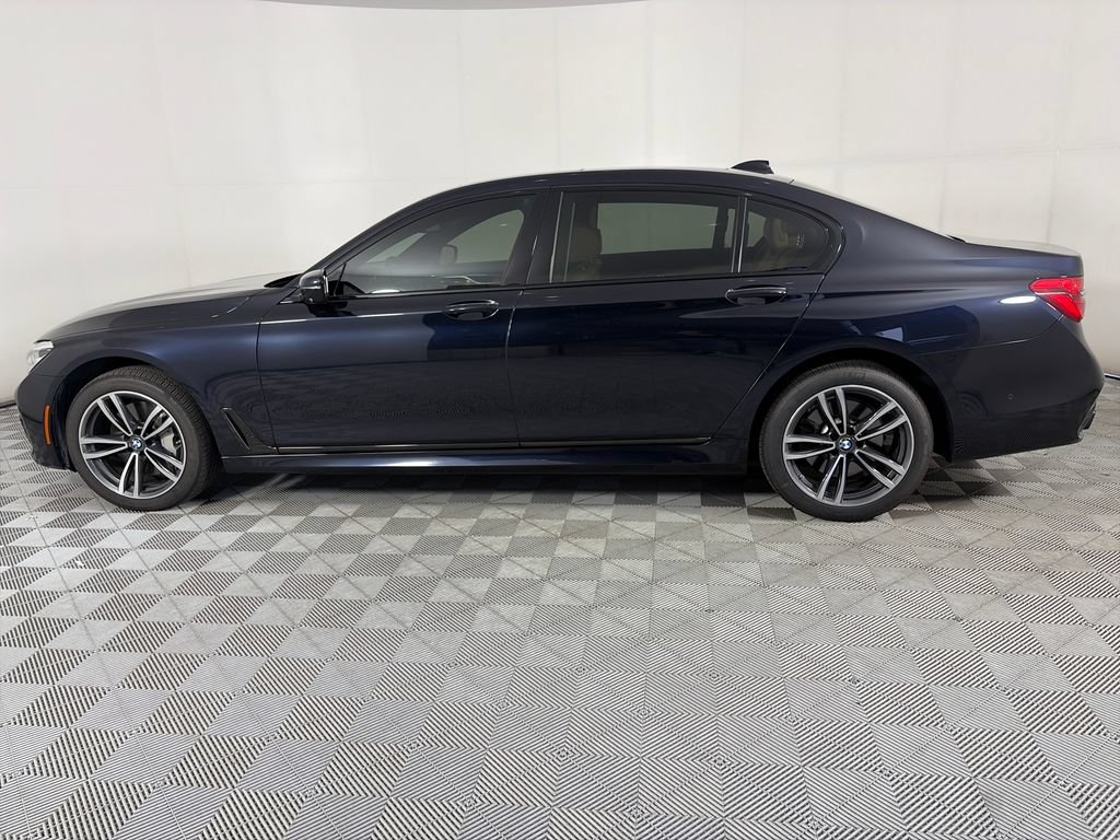 Used 2017 BMW 750i xDrive AWD/4WD image 4