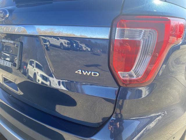Used 2017 Ford Explorer Limited w/ Equipment Group 301A AWD/4WD image 37